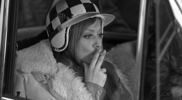  Krystyna Sienkiewicz w filmie Andrzeja Konica "Motodrama" z 1971 roku.  