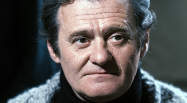  Bronisław Pawlik w filmie telewizyjnym Grzegorza Lasoty "Parada oszustów - Mistrz zawsze traci" z 1976 roku.  