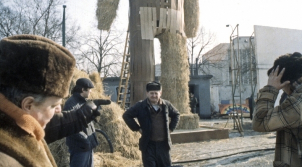  Stanisław Bareja i Bronisław Pawlik na planie filmu "Miś" z 1980 roku.  