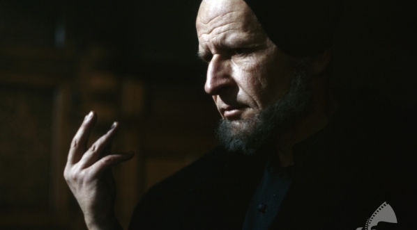  Zygmunt Hübner w filmie Macieja Wojtyszki "Ognisty anioł" z 1985 roku.  