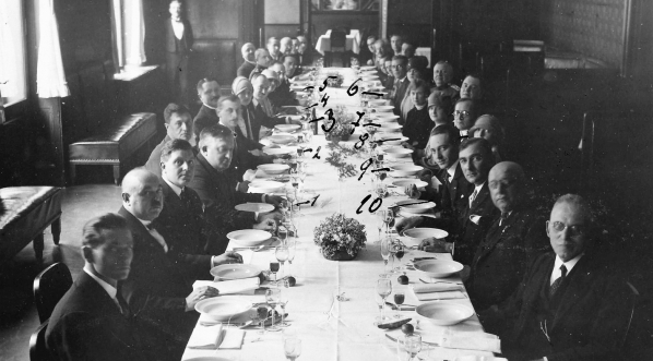  Uroczysty obiad dla uczestników festiwalu muzyki polskiej w Pradze w 1927 roku.  