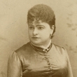 Bronisława Dowiakowska w obcisłej sukni. ...
