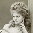 Bronisława Dowiakowska w tytułowej roli w operze "Piękna Helena" J. ...