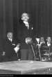 Józef Flach przemawia na uroczystości z okazji 40-lecia Krakowskiego Ochotniczego ...