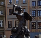 Pomnik Syreny na Rynku Starego Miasta w Warszawie.