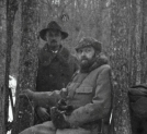 Hrabia Zdzisław Tarnowski na stanowisku podczas polowania na dziki w ordynacji księcia Karola Mikołaja Radziwiłła w styczniu 1936 roku.