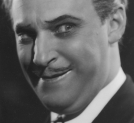 Eugeniusz Solarski  w przedstawieniu "Święty gaj" w Teatrze Narodowym w Warszawie w 1939 r.