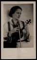 Henryk Schabenbeck: fotografia skrzypaczki w stroju ludowym