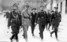 Marszałek Polski Józef Piłsudski w otoczeniu współpracowników (31 maja 1926 r.)
