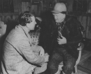 Ambasador Polski w Stanach Zjednoczonych Jerzy Potocki (z lewej) i wiceprezydent Stanów Zjednoczonych John Nance Garner podczas rozmowy na polowaniu w Pensylwanii. (marzec 1939 r.)