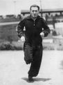 Janusz Kusociński podczas treningu na podczas Igrzysk Olimpijskich w Los Angeles w 1932 roku.