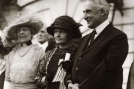 Maria Skłodowska-Curiew czasie swojej wizyty w Stanach Zjednoczonych w 1921 roku.