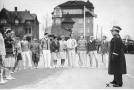Generał Stefan Pasławski podczas otwarcia kortów tenisowych w Toruniu, 28.04.1929 r.