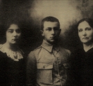 Hanna Pohoska z bratem Janem i matką Izabelą Mosczeńską-Rzepecką.