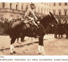 "Marszałek Piłsudski na swej ulubionej kasztance".