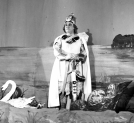Przedstawienie operowe "Lohengrin" Ryszarda Wagnera w Teatrze im. Juliusza Słowackiego w Krakowie w 1932 roku.