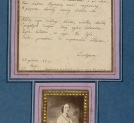 Portret Jadwigi Łuszczewskiej  naklejona na podkładkę wspólnie z autografem Deotymy.