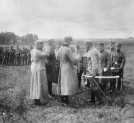 Uroczystość wręczenia przez Józefa Piłsudskiego odznaki "za wierną służbę" oficerom i żołnierzom I Brygady Legionów w Piasecznie 6.08.1916 r. (3)