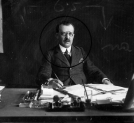 Marian Cynarski, prezydent Łodzi, w  gabinecie pracy.