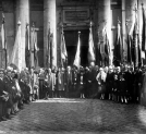 Uroczystość poświęcenia chorągwi Zgromadzenia Podmistrzów Zegarmistrzowskich, Warszawa październik 1927 roku.