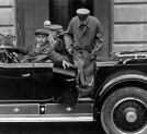 Marszałek Józef Piłsudski opuszcza gmach Rady Ministrów po naradzie z premierem Walerym Sławkiem, Warszawa 19.05.1931 r.