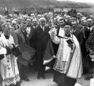 Uroczystość ofiarowania premierowi Waleremu Sławkowi zagrody w Racławicach, lipiec 1935 roku.