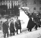 Gen. Kazimierz Sosnkowski składa wieniec na Grobie Nieznanego Żołnierza w Rzymie w listopadzie 1924 roku.