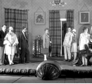 Przedstawienie "Fura słomy" Zygmunta Kaweckiego na scenia Teatru im. Juliusza Słowackiego w Krakowie w październiku 1927 roku.