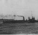 Torpedowiec ORP "Mazur" opuszcza port w drodze do Skandynawii we wrześniu 1927 roku.