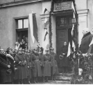 Odsłonięcie tablicy pamiatkowej ku czci Marszałka Józefa Piłsudskiego przy ul. Szlak 31 w Krakowie w marcu 1929 roku.