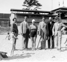 Dziennikarze na plaży TUR w Krakowie w lipcu 1930 roku.