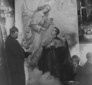 Artysta malarz i rzeźbiarz Ludwik Konarzewski podczas malowania obrazu w swojej pracowni 17.04.1936 r.