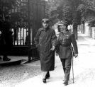Marszałek Polski Józef Piłsudski na spacerze w okolicach Belwederu w Warszawie w czerwcu 1928 r.