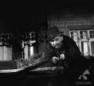 Roman Kłosowski w filmie Edwarda Skórzewskiego i Jerzego Hoffmana "Gangsterzy i filantropi" z 1962 r.