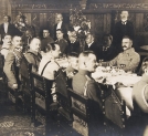 Józef Piłsudski i oficerowie Wojska Polskiego podczas wizyty w Poznaniu 26.10.1919 r.