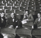Leon Schiller, Karol Szymanowski, Ryszard Bogusławski i Wincenty Drabik podczas próby w Teatrze Polskim w 1920 r.