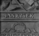Fragment pomnika Cieszyńskiej Nike ku czci poległych legionistów.