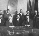 Odsłonięcie tablicy pamiątkowej ku czci działacza socjalistycznego Witolda Jodko-Narkiewicza 4.04.1925 r.