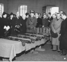Przekazanie 1 Pułkowi Szwoleżerów ręcznych karabinów maszynowych Browning wz. 28, ufundowanych przez Związek Artystów Scen Polskich 24.10.1938 r.