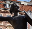 Fragment pomnika Syreny na Rynku Starego Miasta w Warszawie.