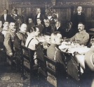 Józef Piłsudski i oficerowie Wojska Polskiego podczas wizyty w Poznaniu, 26.10.1919 r.
