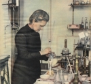 Maria Skłodowska-Curie w swojej pracowni.