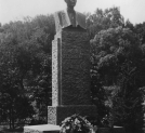 Pomnik Jana Gotz-Okocimskiego w Okocimiu.