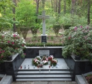 Pomnik na miejscu straceń w Lesie Sękocińskim w Magdalence.
