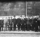 Członkowie zarządu Związku byłych Wojskowych Polskich we Francji przy Grobie Nieznanego Żołnierza w  Paryżu w 1925 r.