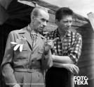 Aktorzy Janusz Strachocki i Józef Nalberczak w filmie "Szczęściarz Antoni" z 1960 roku.