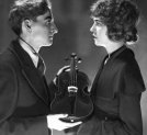  Nina Świerczewska i Roman Zawistowski w przedstawieniu "Człowiek, którego zabiłem" w Instytucie Reduty w Warszawie w styczniu 1933 roku.