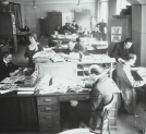 Pracownicy redakcji gazety "Światowid" podczas pracy w 1934 roku.