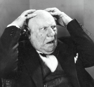 Mieczysław Frenkiel jako Burmistrz miasta Grajdołek w filmie "Ułani, ułani, chłopcy malowani" z 1931 roku.