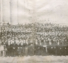 Uczestnicy polskiej pielgrzymki uczniów do Rzymu w roku 1905.